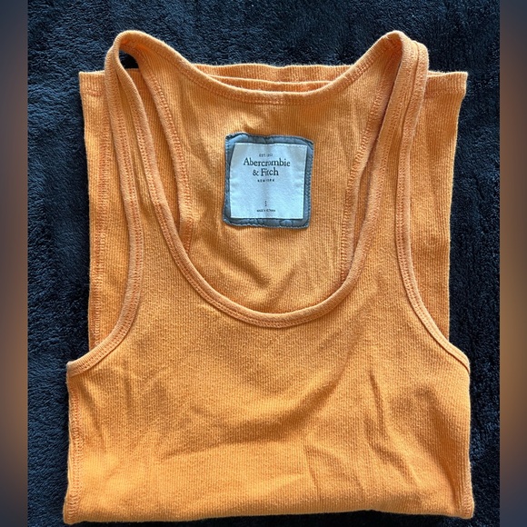 RARE bundle of 2000’s vintage racer back tank tops (3) - Picture 3 of 9